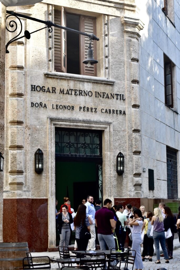 The marble front of the Hogar Materno Infantil building